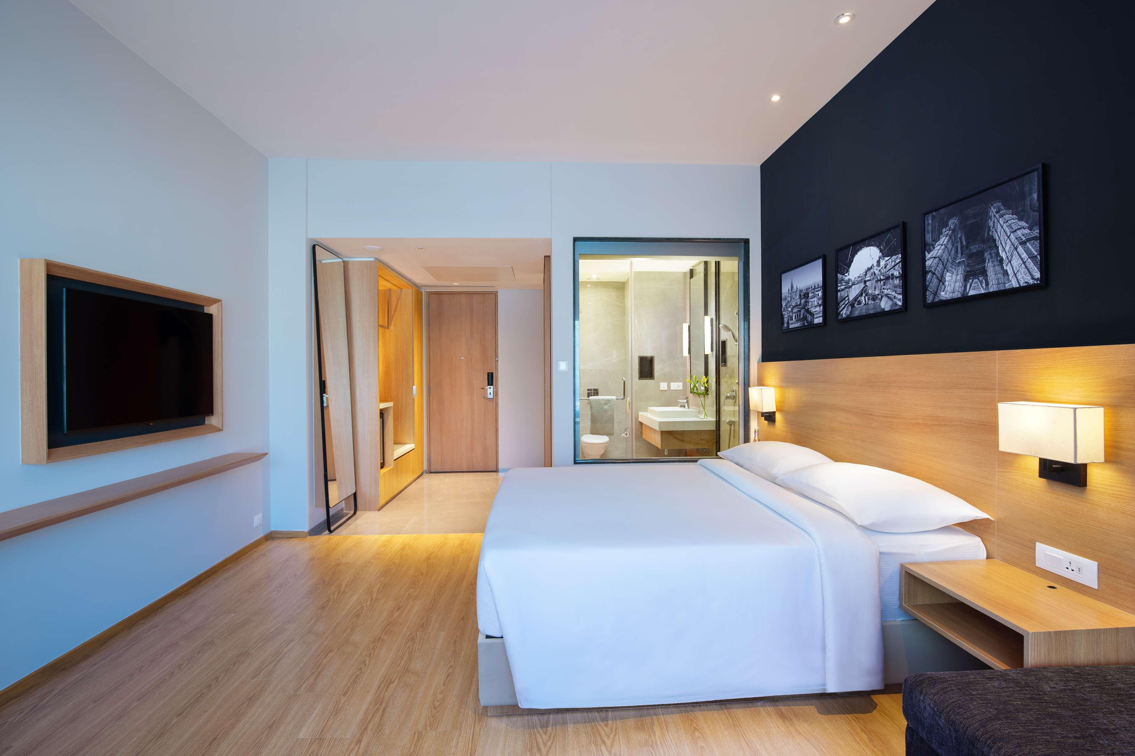 Park Inn By Radisson Gwalior Exterior foto