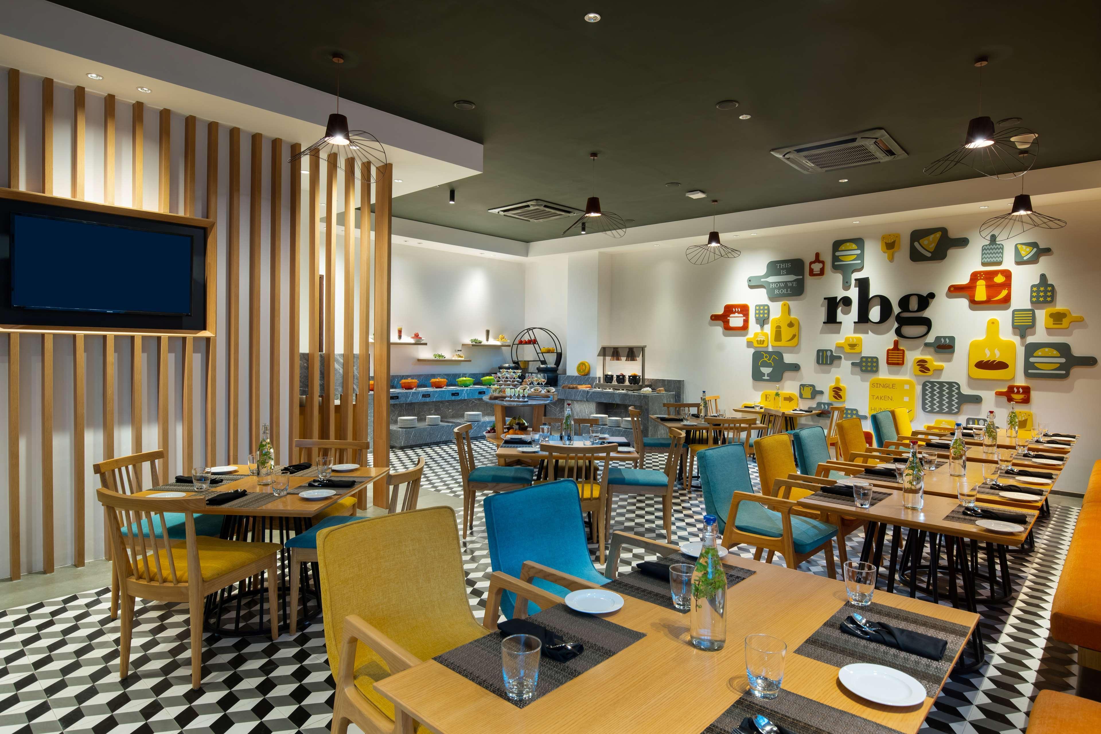 Park Inn By Radisson Gwalior Exterior foto