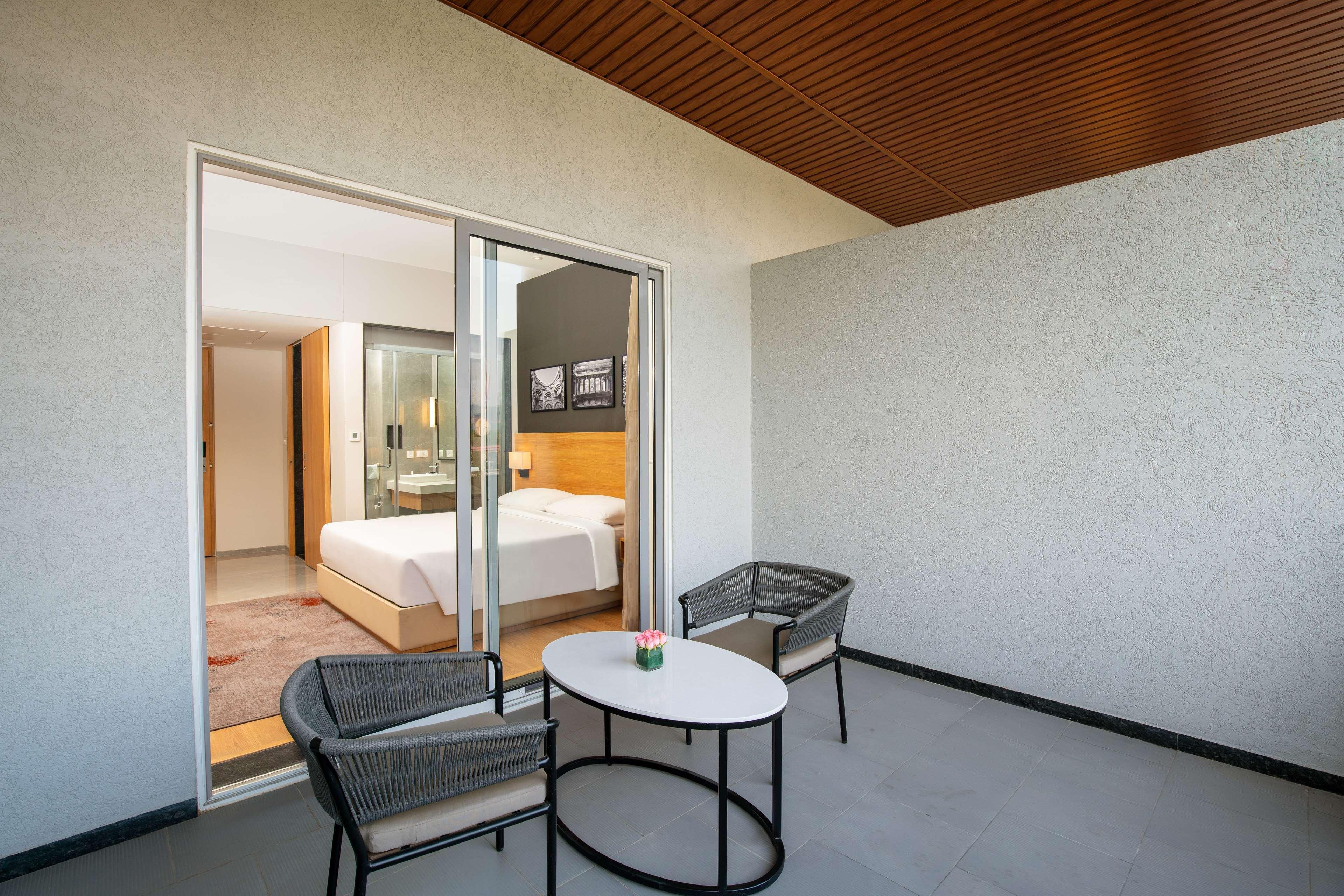 Park Inn By Radisson Gwalior Exterior foto